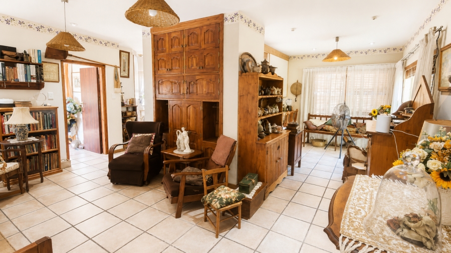 5 Bedroom Property for Sale in Outeniqua Strand Western Cape